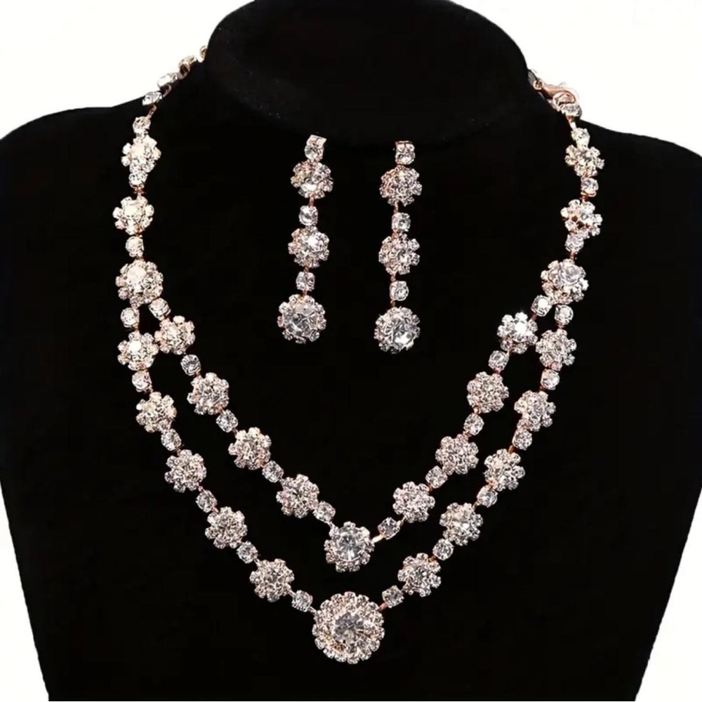 The Rhinestones Layered Necklace